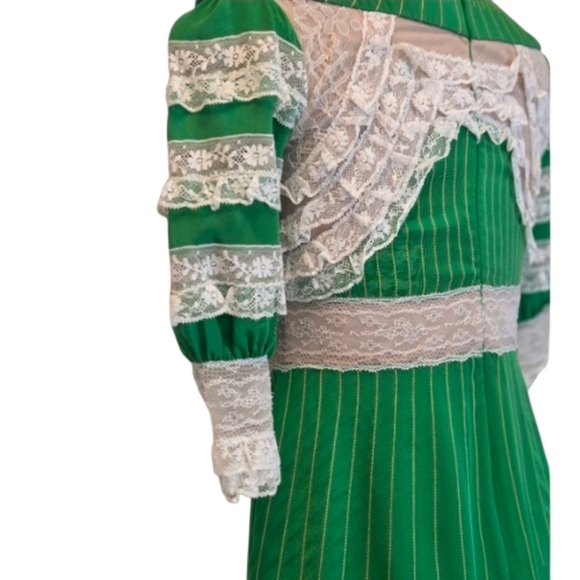 Valentino ruffled tulle and velvet MSRP $8000 silk midi dress, Emerald Green NWT - Picture 5 of 13
